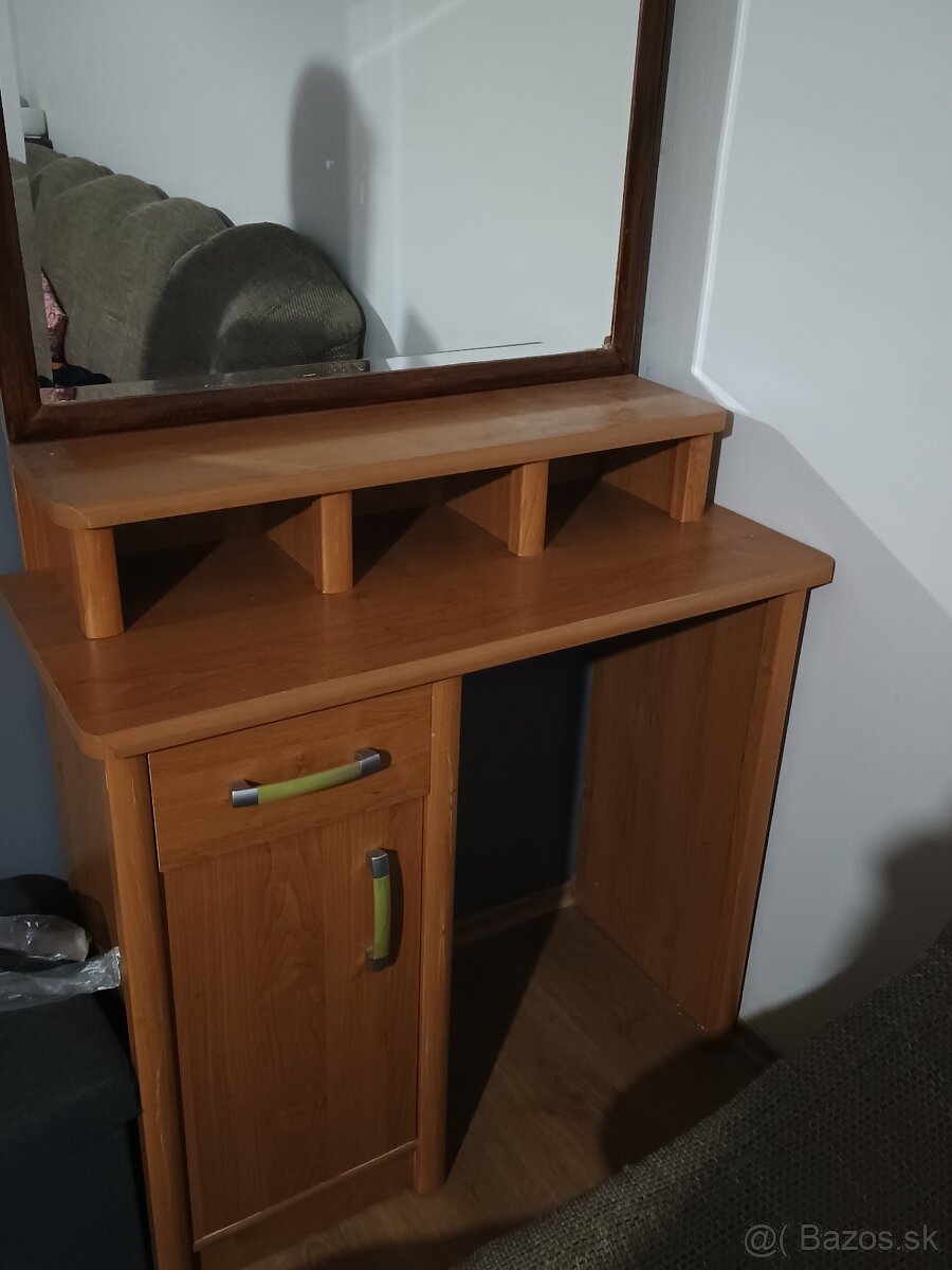 Kozmeticky stolik - 5