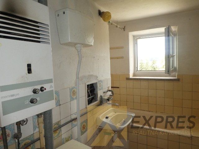 RK EXPRES - na predaj 2 izbový tehlový byt v Handlovej. - 5