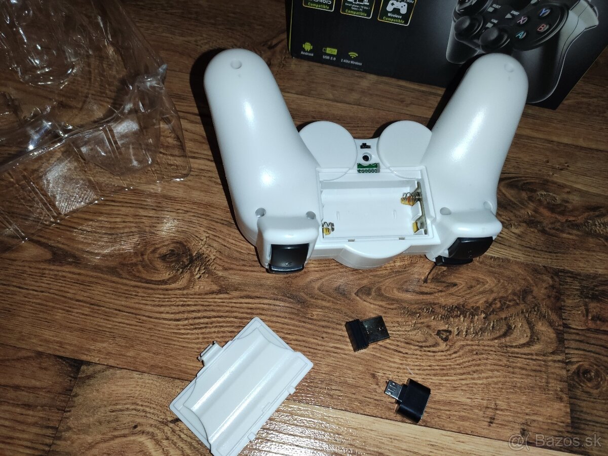 NOVY bezdrotovy gamepad - 5