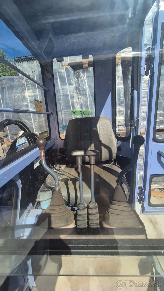 Na predaj Hitachi EX30UR-2 kompaktný pásový minibager na gum - 5