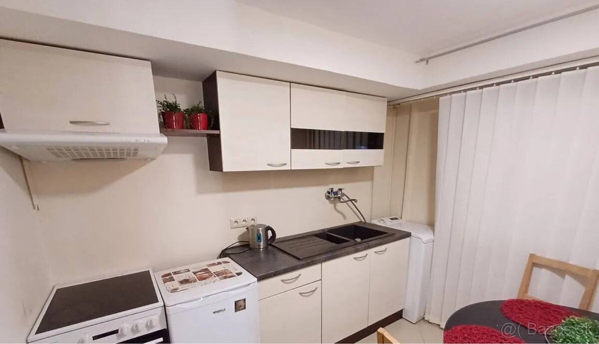 Ponúkame Vám na prenájom 1 izbového zariadeného bytu - 5