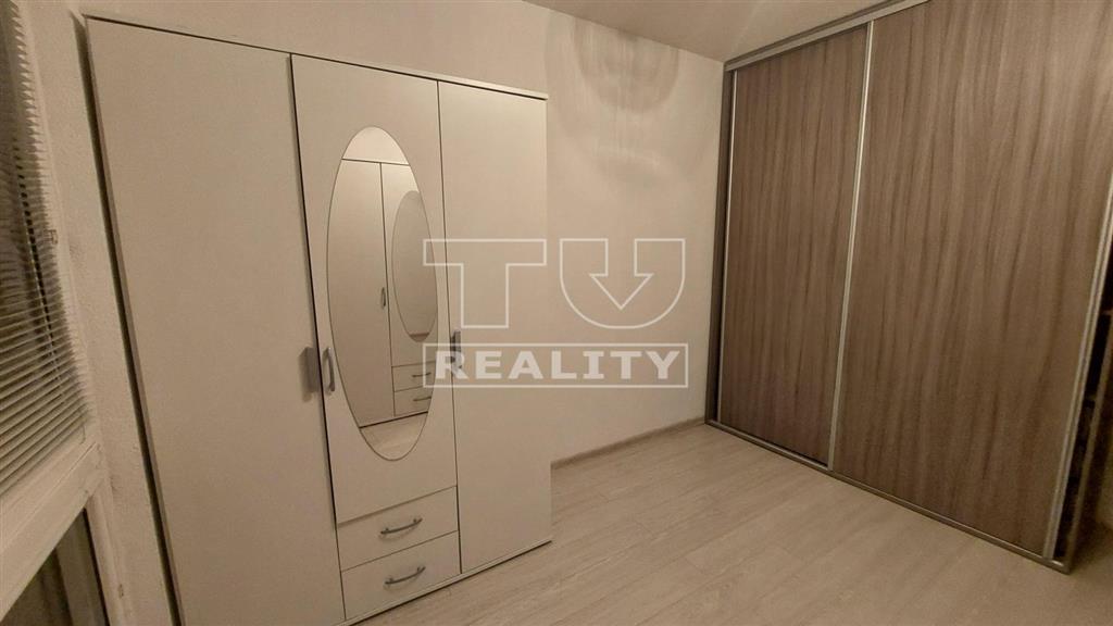 Neštandartný 4-izbový byt v Partizánskom na predaj - 5