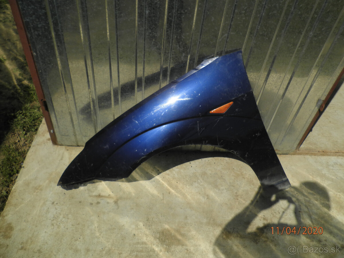 blatniky kapoty cela masky - 5