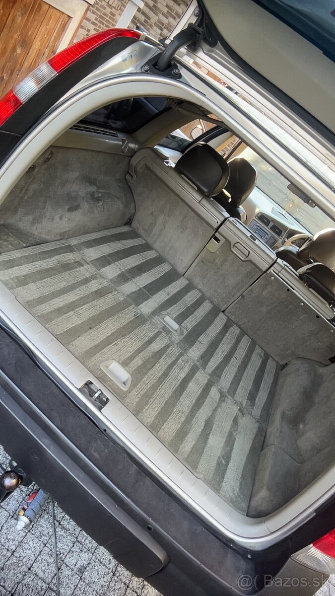 Volvo V70 XC Cross Country - 5