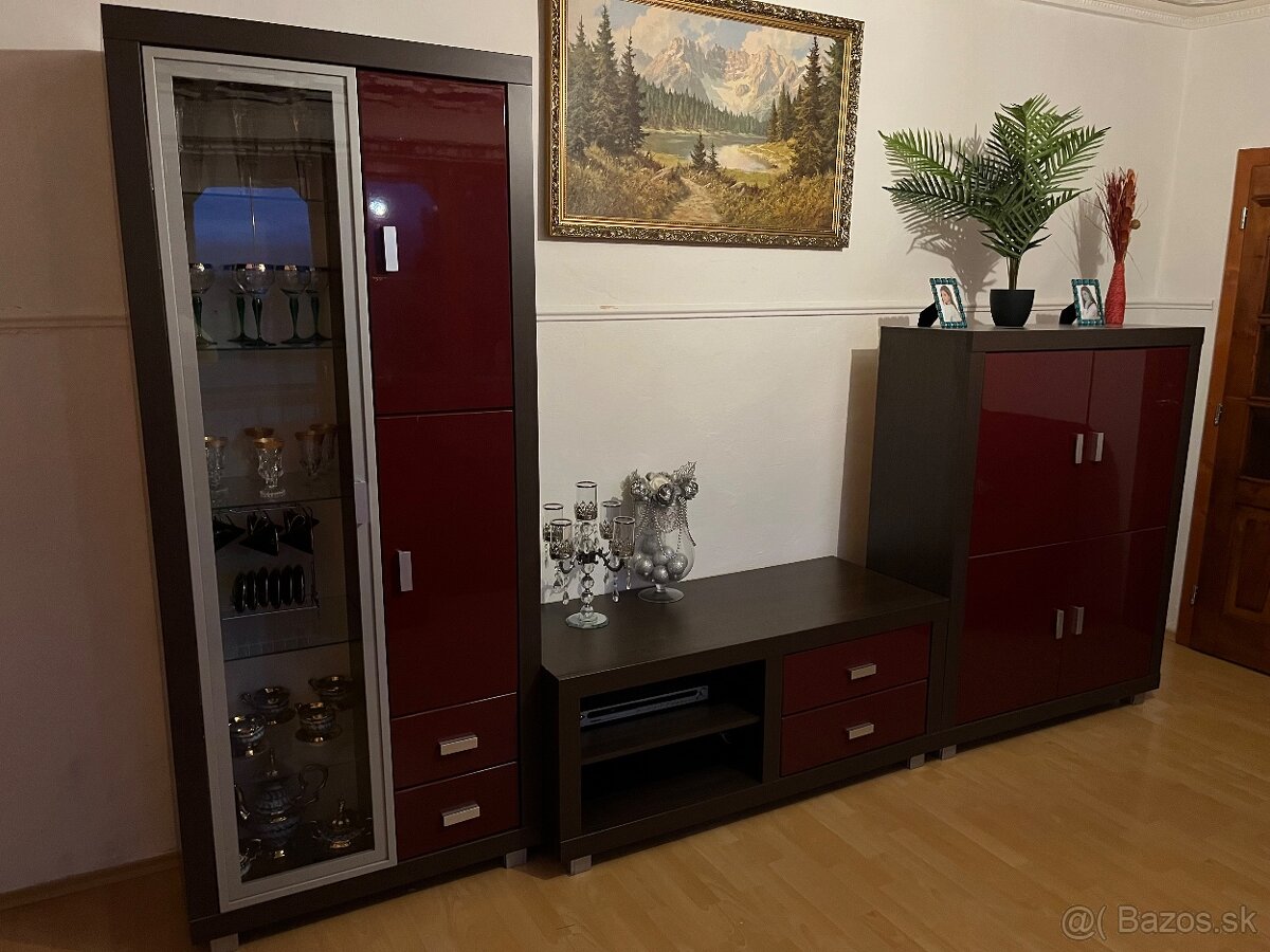 Predám komplet obývačku – sedačka, stena, stolík (všetko spo - 5