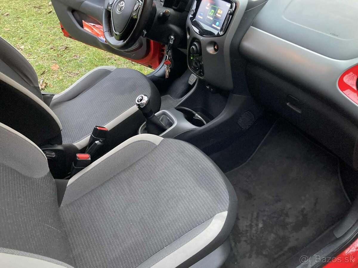 Predám Toyotu AYGO - 5