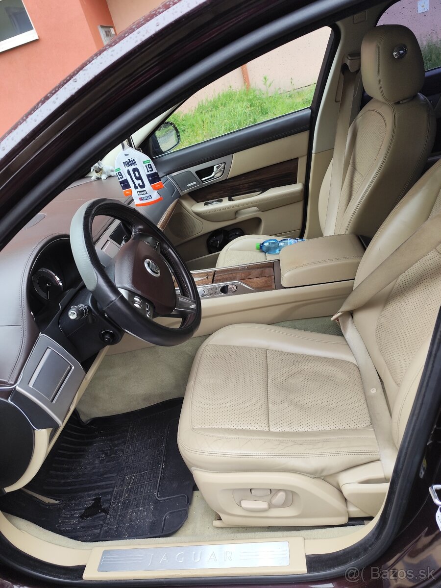 Predám Jaguár XF 3,0 6v.155kw - 5