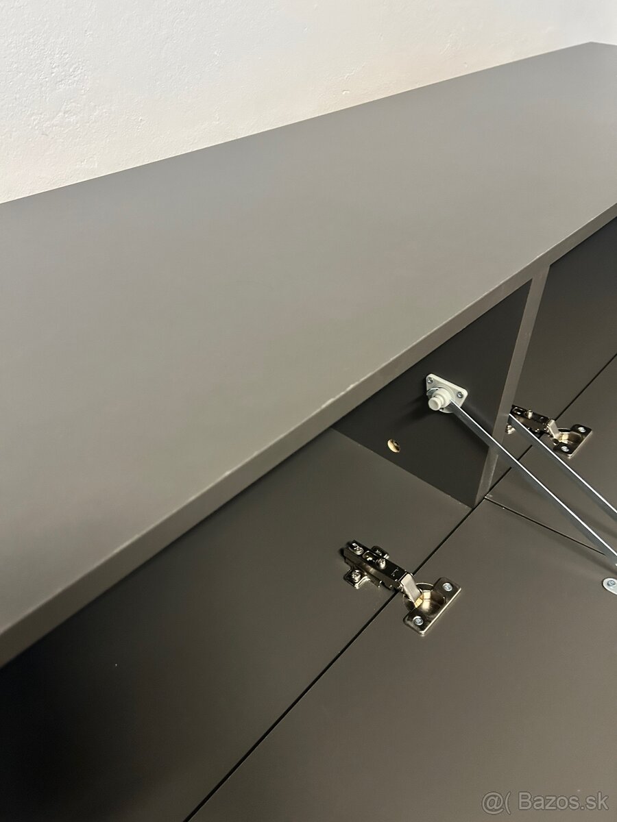 Sivý moderný TV stolík, komoda pod TV - 5