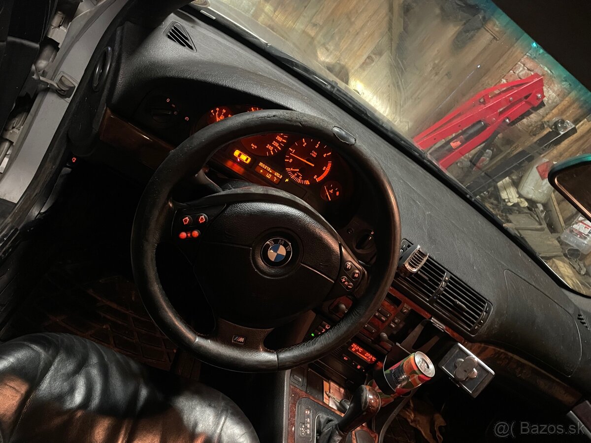 Rozpredám e39 530d touring automat 135kw - 5