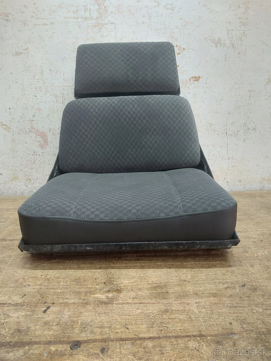 Sedačka zetor 6911-7211 - 5