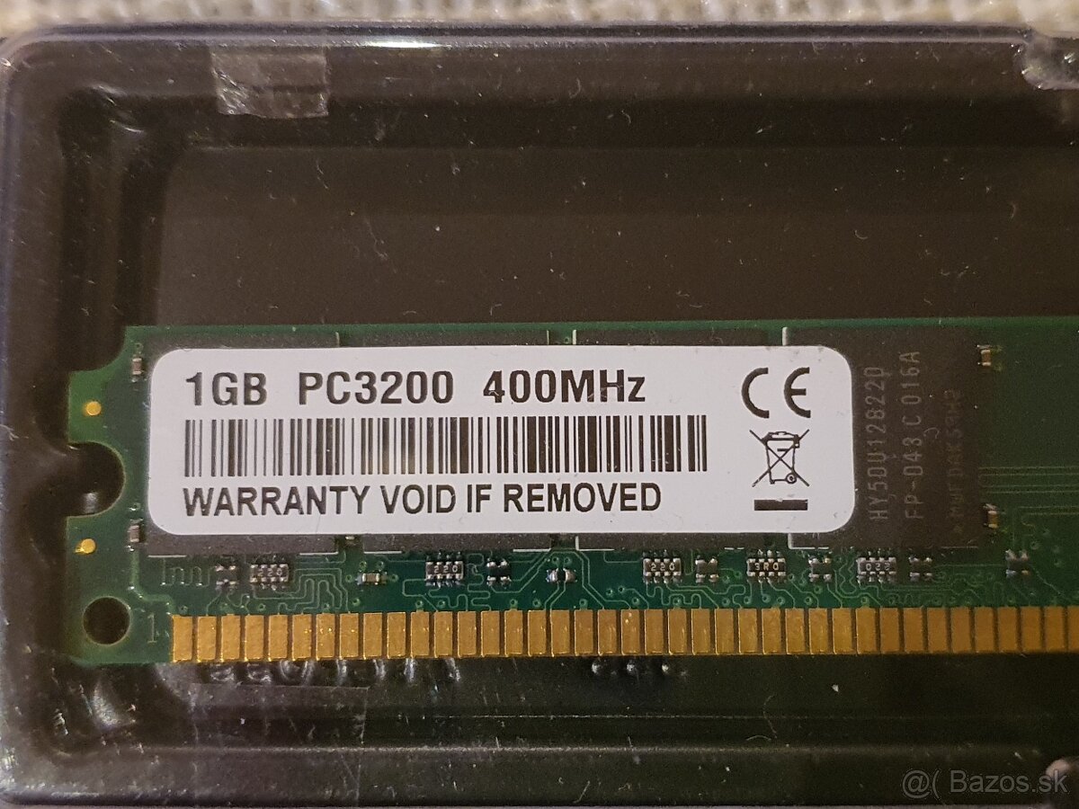 4x RAM: 1GB DDR3, 2x1GB DDR, 256MB DDR SO-DIMM, 1x vadná DDR - 5