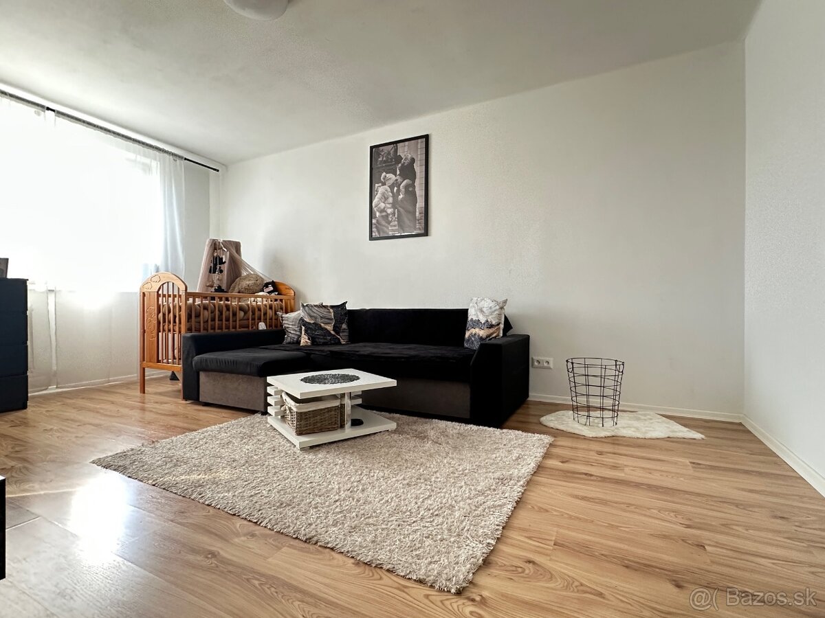 2 izbový byt s loggiou - sídlisko Tarča - 5