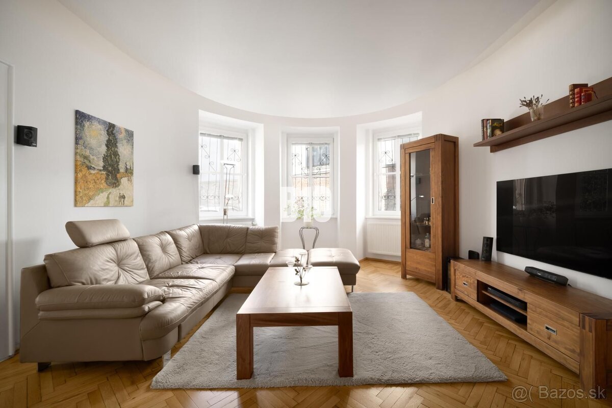 TICHO V CENTRE MESTA: 4 IZBOVÝ BYT PRI MEDICKEJ ZÁHRADE S KR - 5