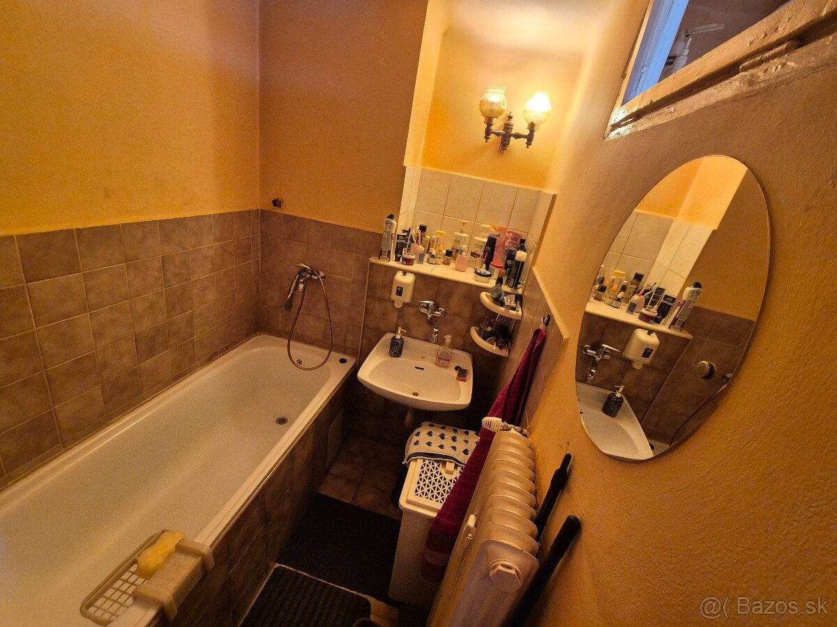 Na predaj 2 izbový byt Komárne - 5