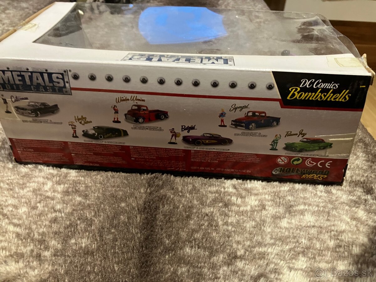 Jada DC Comics Bombshells: Batgirl & 1957 Chevy Corvette - 5