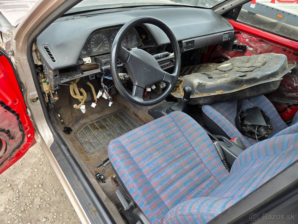Rozpredám na diely _ mazda 323 BG - 5