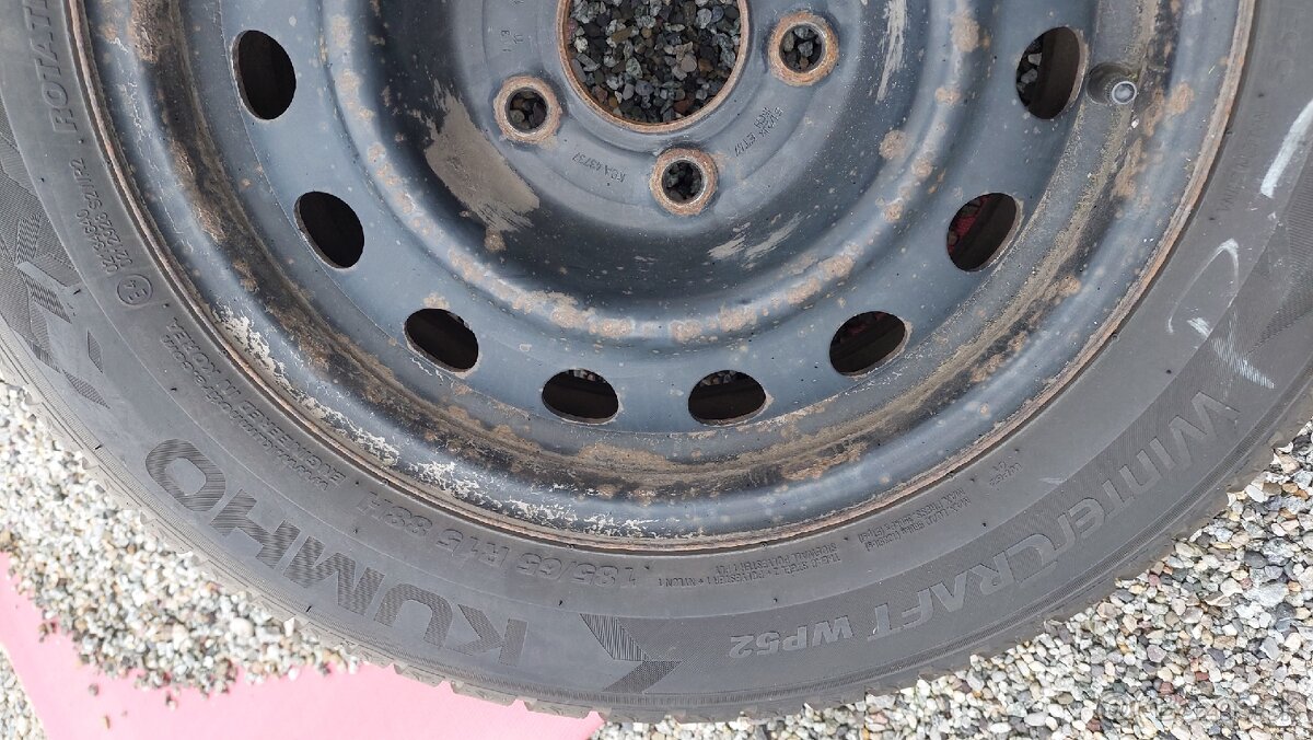 Pneumatiky zimne Kumho 185/65 R15 88H z Hyunday i30 - 5