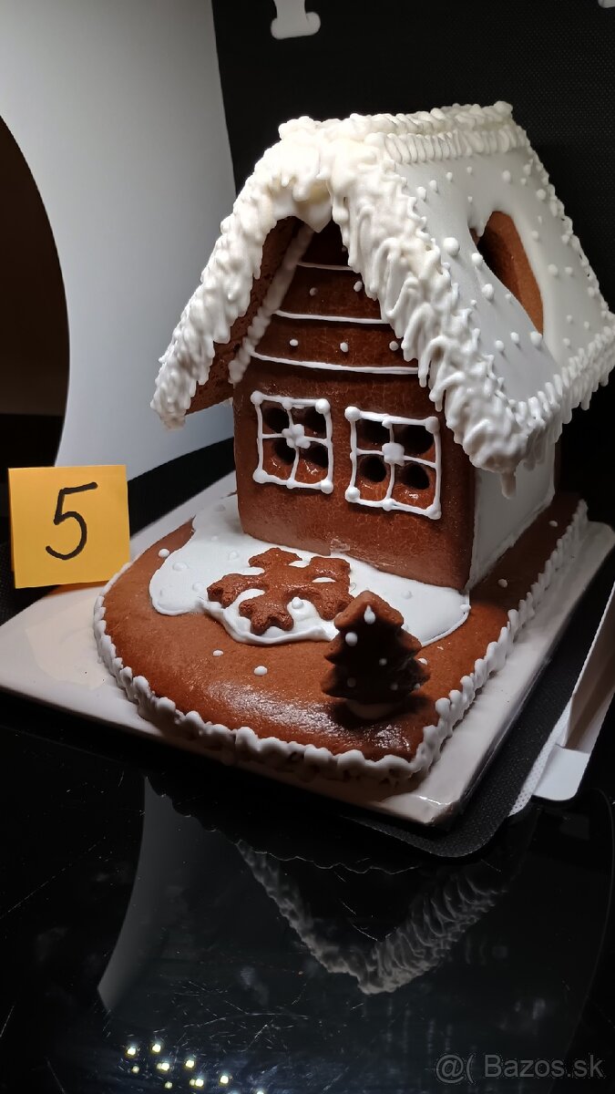 Medovnikova chalupka, Medovnikovy domcek so svetielkom - 5