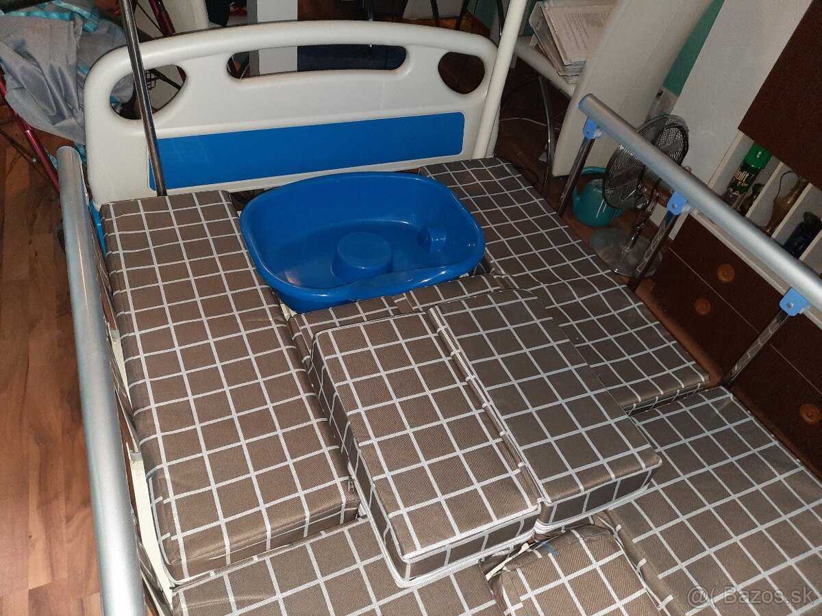 Nemocničná polohovateľná posteľ - 5