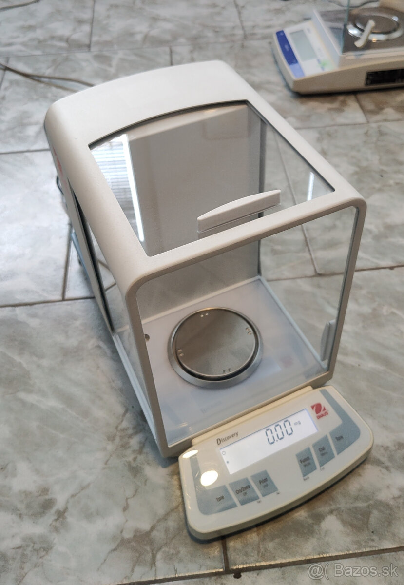 mikro váha DISCOVERY DV215CD - 5