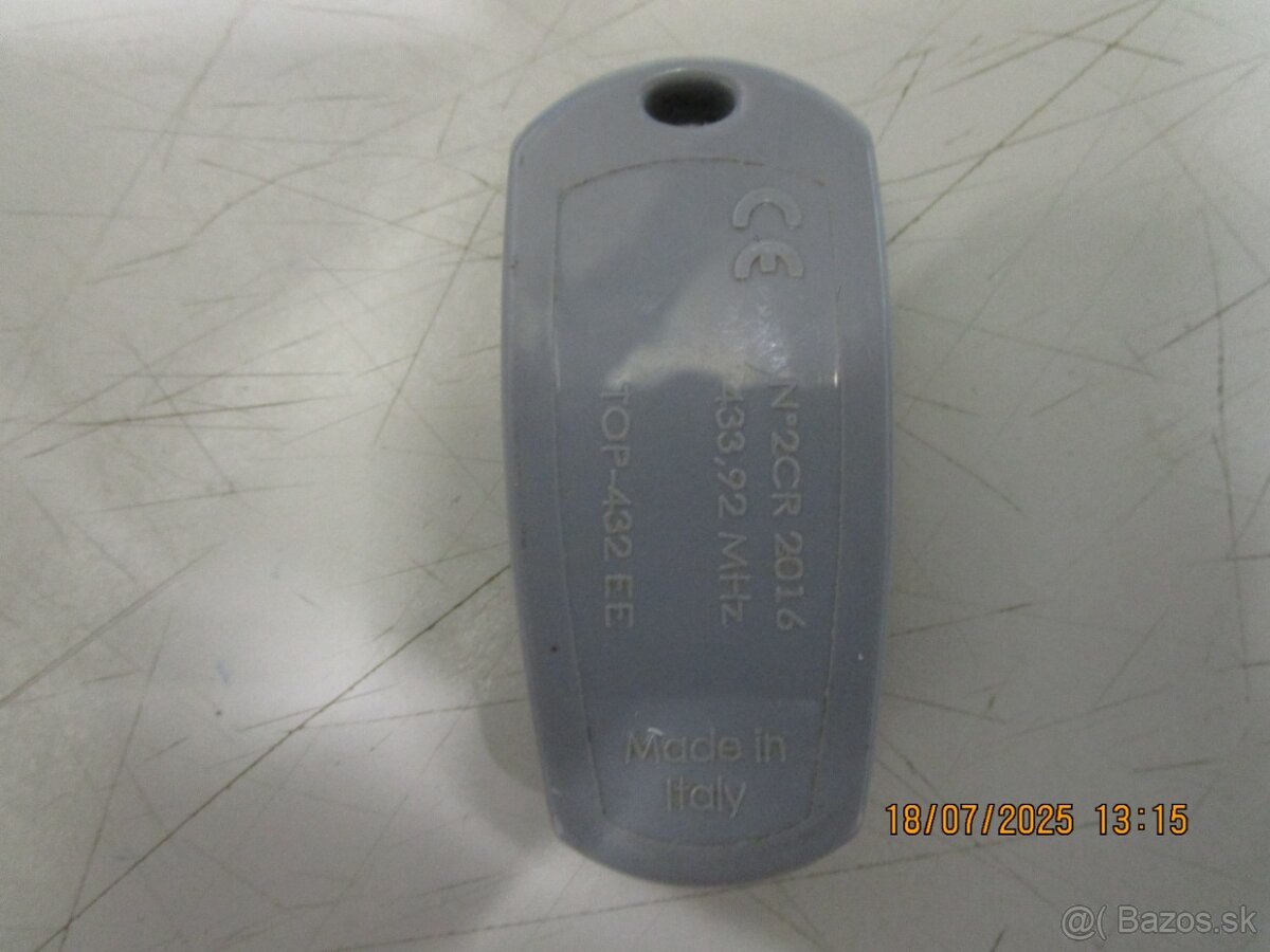 PREDAM ROZNE DIALKOVE OVLADACE vid.FOTO od.5€ - 5