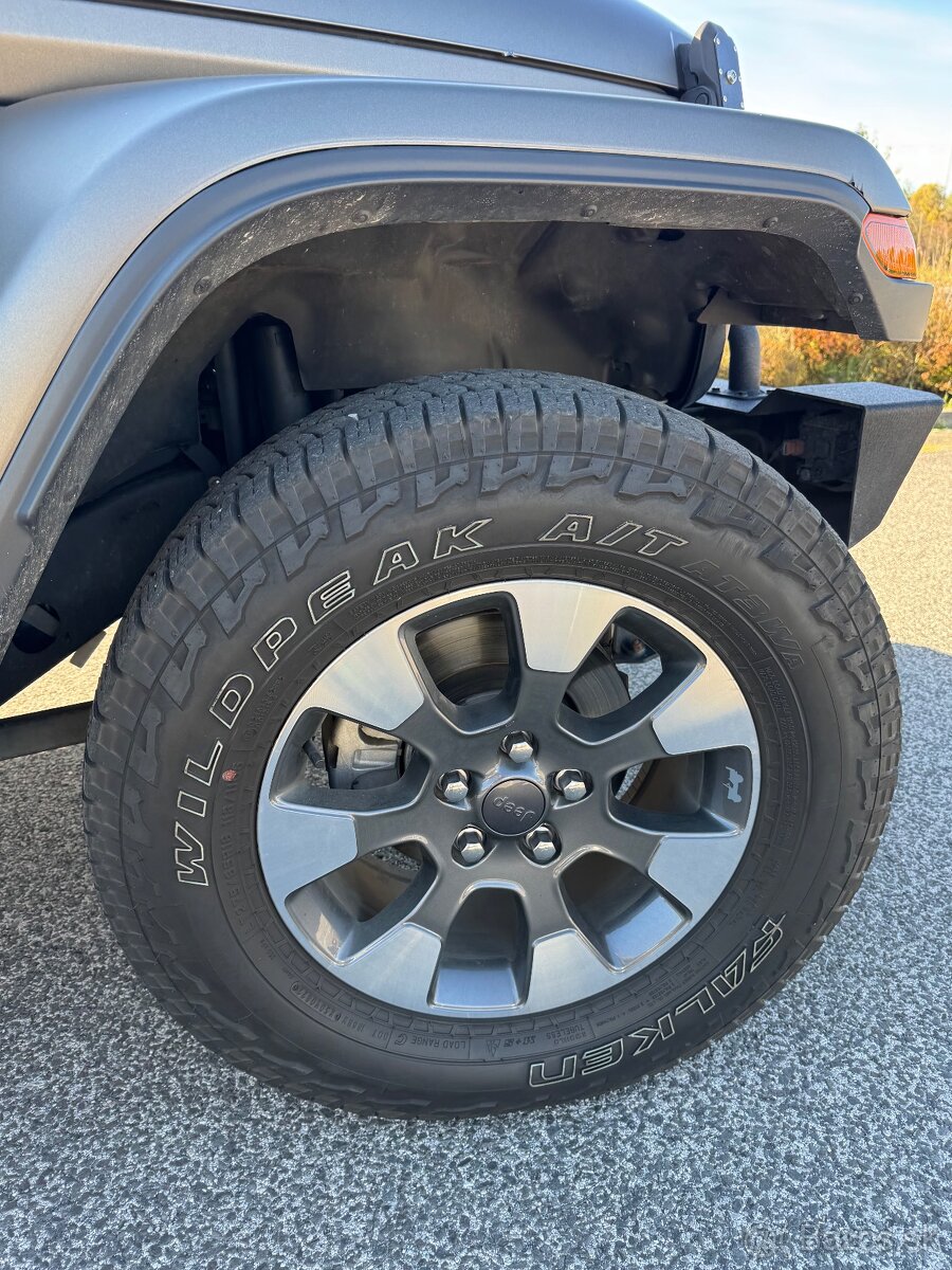 Predám Jeep WRANGLER - 5