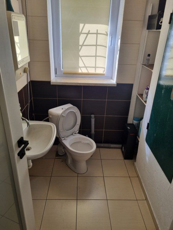 NA PRENÁJOM – SKLADOVÉ A KANCELÁRSKE PRIESTORY V TVRDOŠÍNE - - 5