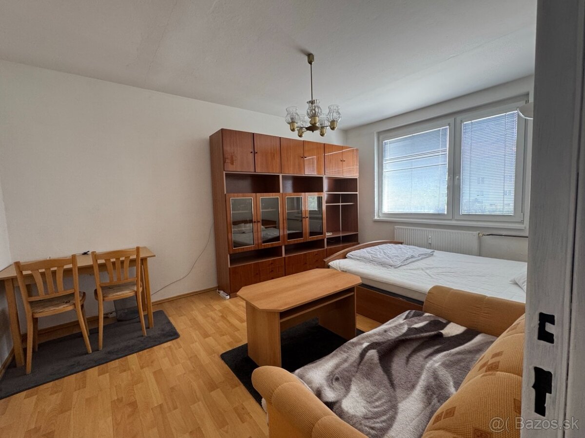 1-zbový byt s balkónom na M. Marečka - 5