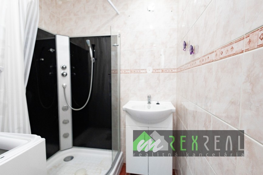Predaj 4 izbového bytu s balkónom, Veľký Krtíš. - 5
