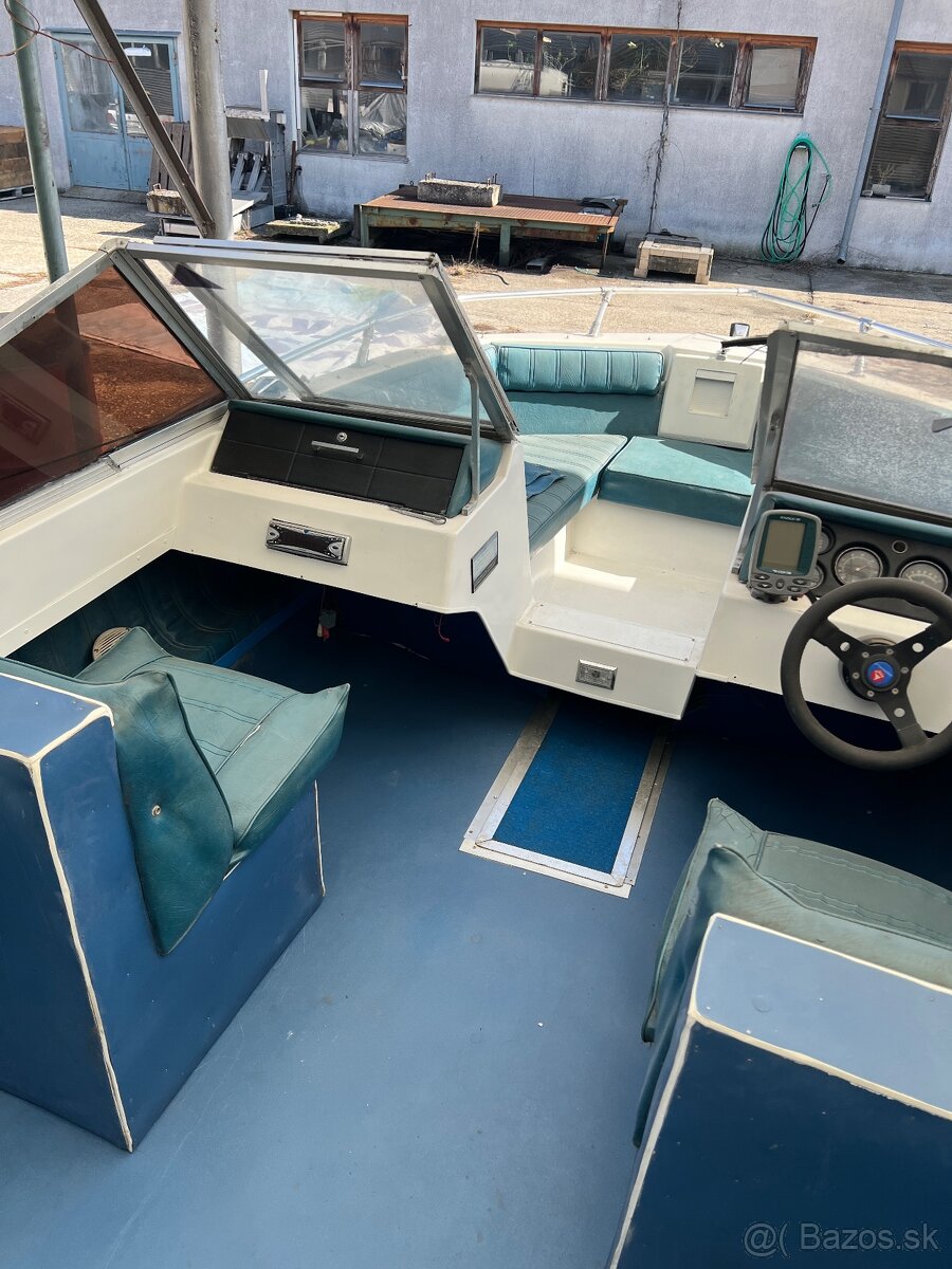 Motorový čln Glastron SSV 189 - 5