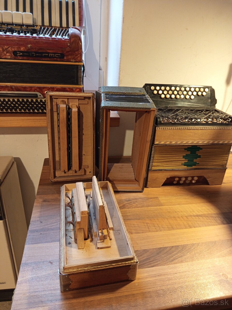 Akordeon, harmonika, heligonka na opravu + díly - 5