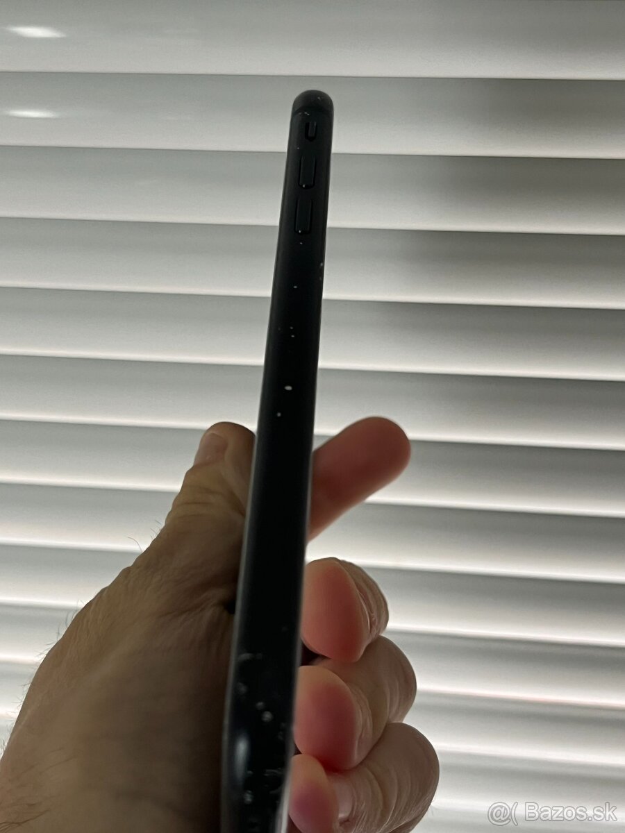 Predám iPhone XR 64GB – rozbitý - 5