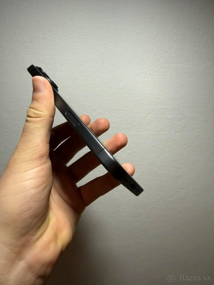 Apple iPhone 17 256GB Black - 5