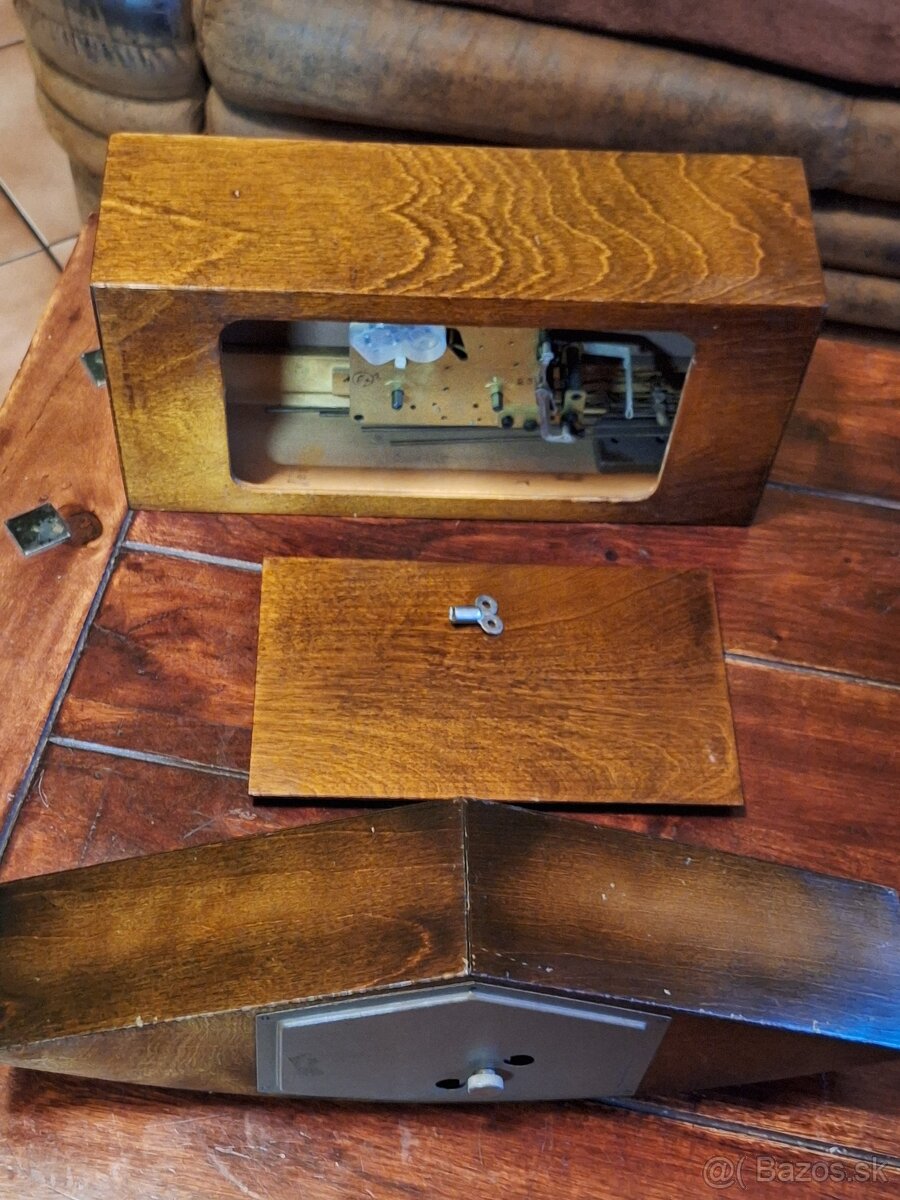 Staré hodiny Vesna na opravu - 5