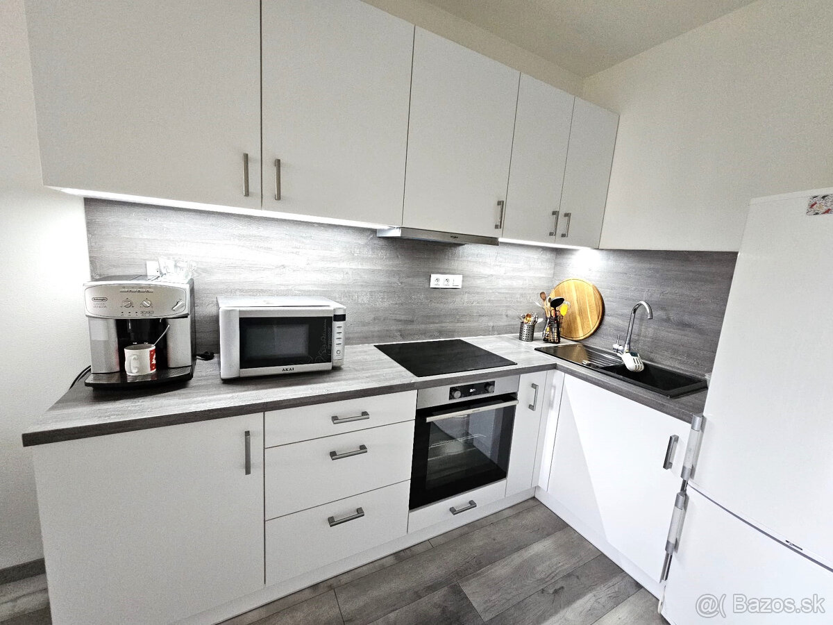 SENEC - NA PREDAJ EXKLUZÍVNE IBA U NÁS - 2 izbový byt v cent - 5