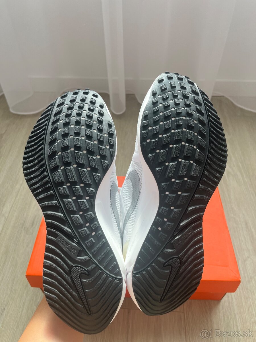 Tenisky Nike air zoom vomero 16 - 5