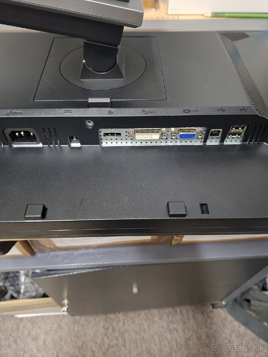 Predám LCD monitor Dell P2210F - 5