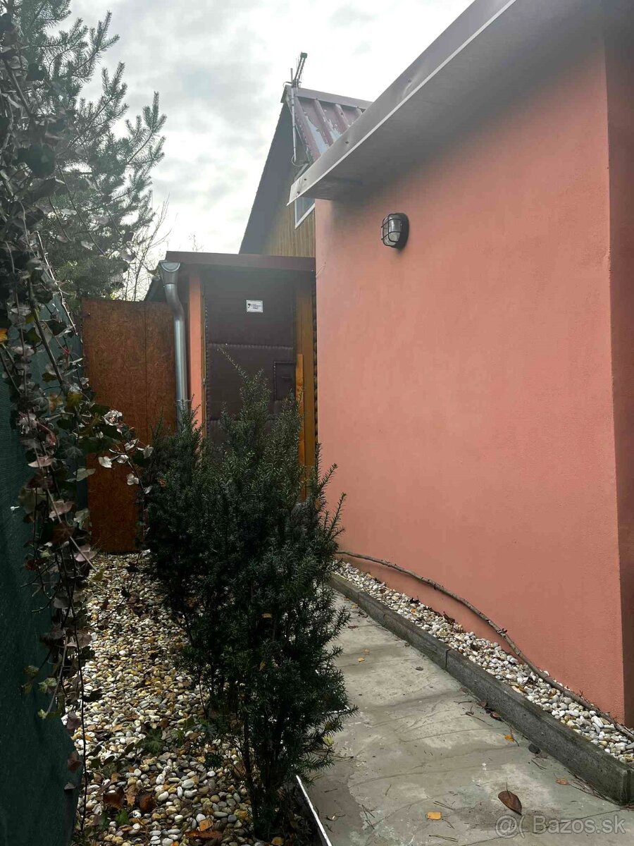 PREDAJ - CHATKA nad priehradou Lipovina - 5
