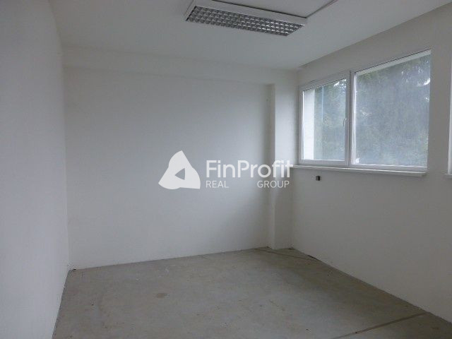 Obchodno-skladový priestor na prenájom - 246 m2, Vajnorská u - 5