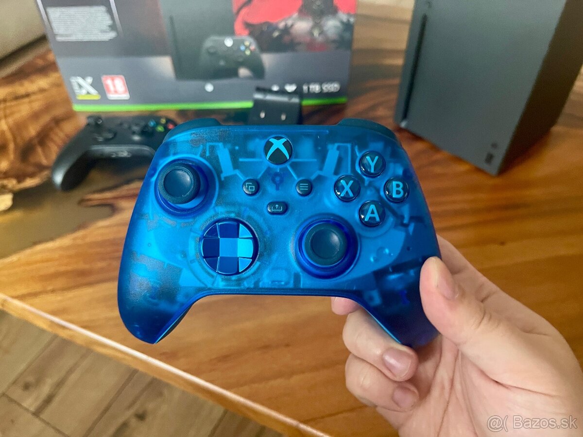 Predám Xbox Series X 1TB + 2 ovládače a nabíjačka - 5
