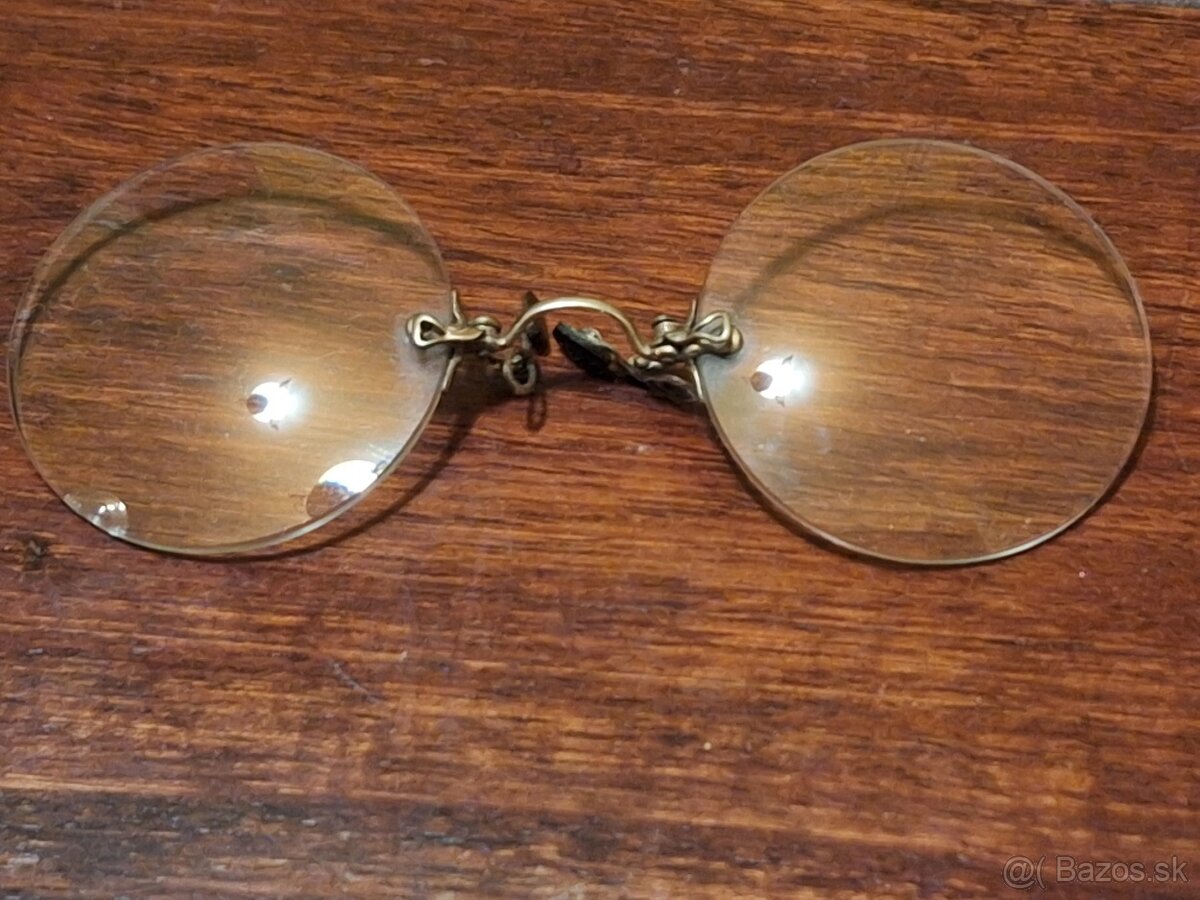 Staré okuliare na nos - 5