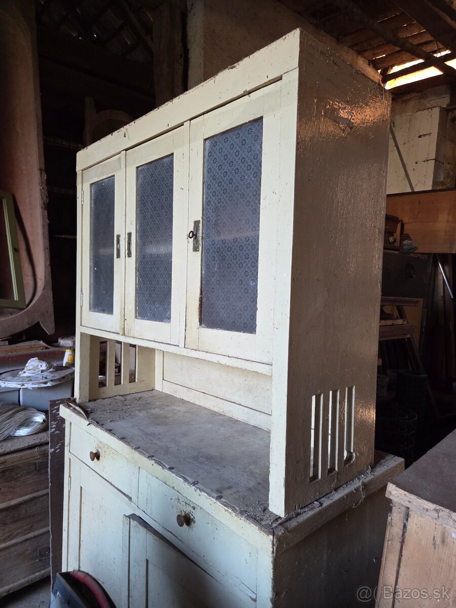 Kuchynský kredenc - 5