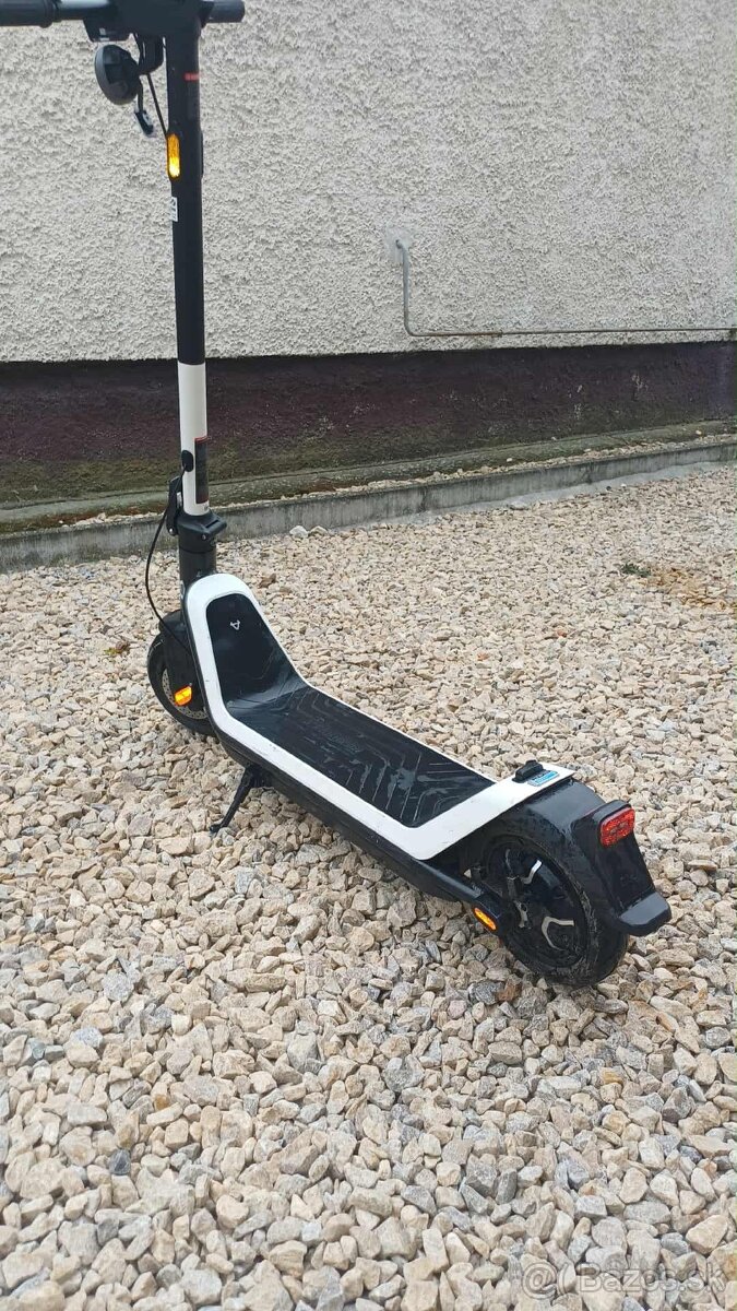 Predam el.kolobežku NIu KQi3 pro - 5