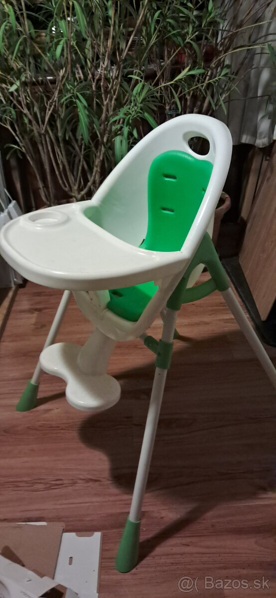 zachovale plastove hracky + stolicku - 5
