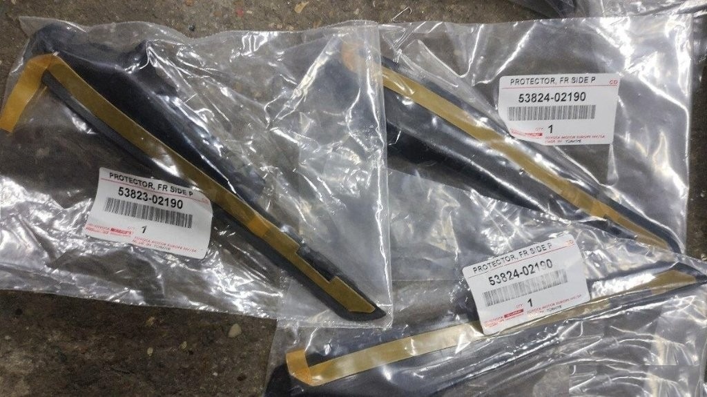 Toyota Corolla XII E21 2018 - kryt torpeda lista blatnik - 5