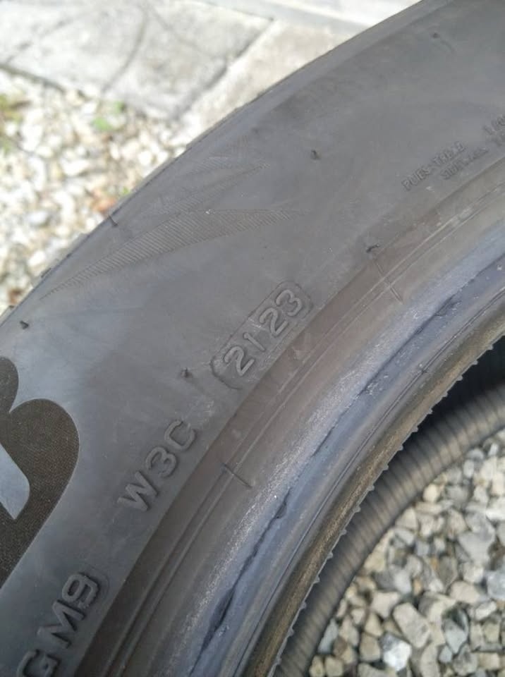 235/55 R 20 zimné SUV. - 5