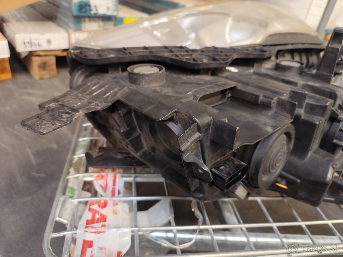 Ford Kuga 2013 original svetlomety - 5