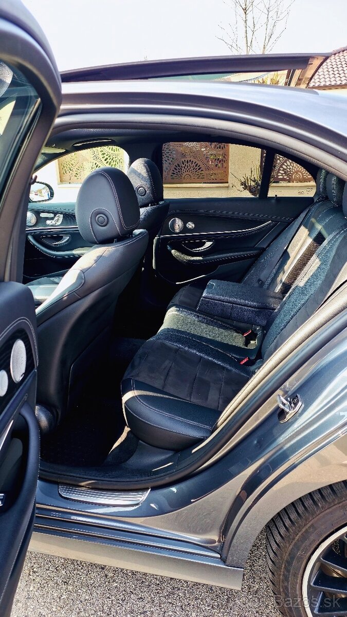 Mercedes - benz E - 200 AMG Line - 5