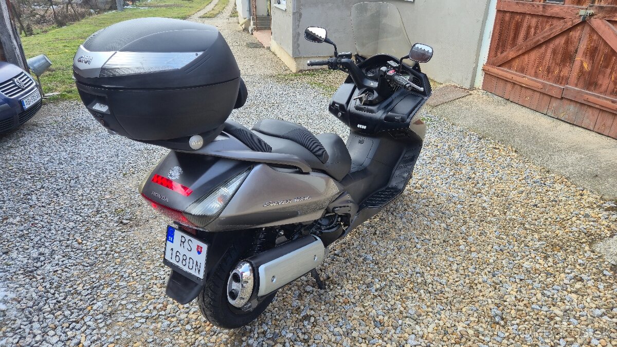 Honda Silver Wing FJS400 - 5