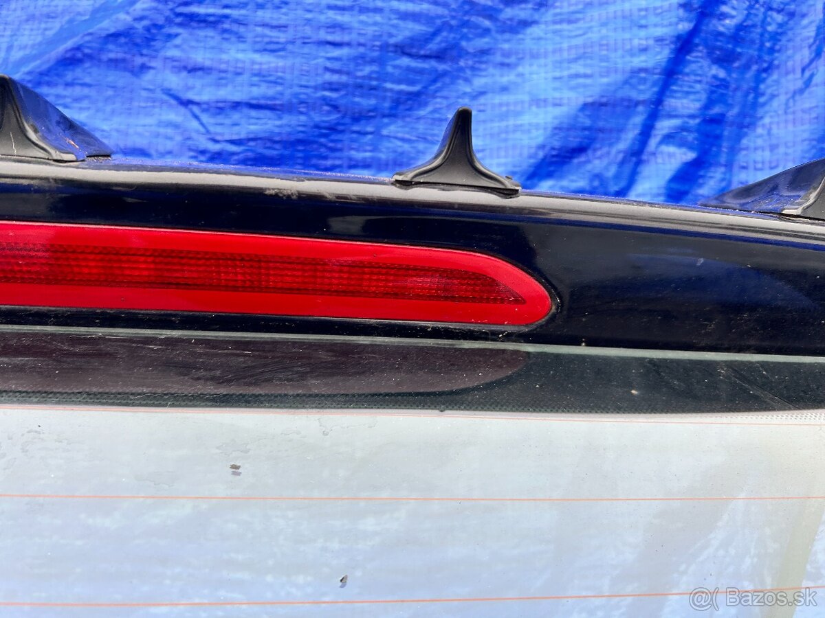 Páté dveře VW Passat B7 Kombi černé - 5